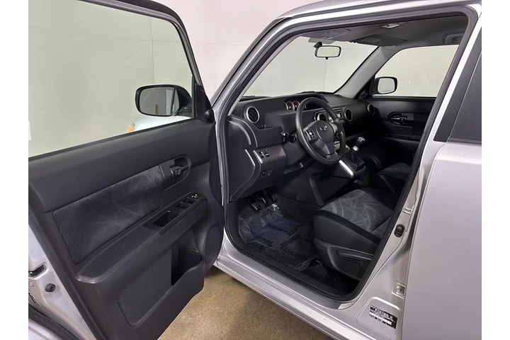 $12000 : 2011 xB Release Series 8.0 image 2
