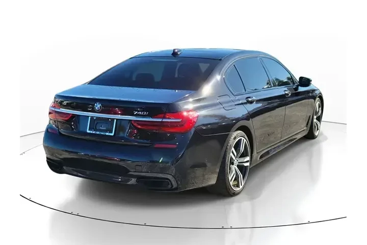 $27291 : BMW 7 Series 2019 740i 4dr S image 4