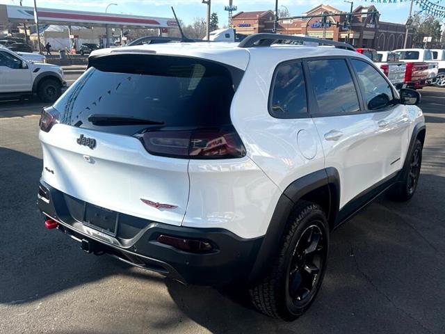 2015 Cherokee 4WD 4dr Trailha image 5