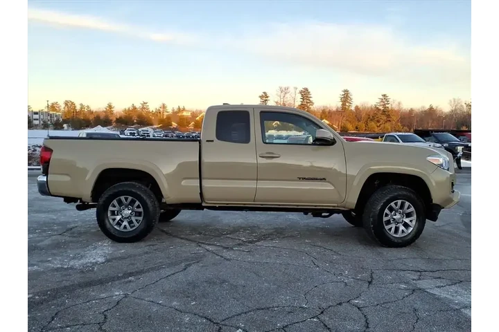 $28405 : Toyota Tacoma 2019 4x4 TRD O image 2