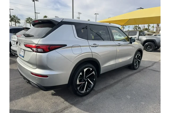 $23995 : Mitsubishi Outlander 2022 AW image 6