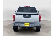 $14561 : Nissan Frontier 2013 4x4 S 4 thumbnail