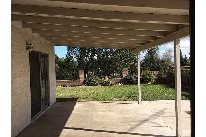$1250 : La Sierra Acres Rental image 8