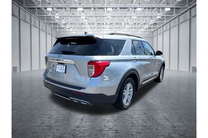 $24351 : Ford Explorer 2024 XLT 4dr S image 7