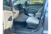$8999 : *Hyundai Tucson* 2017 thumbnail