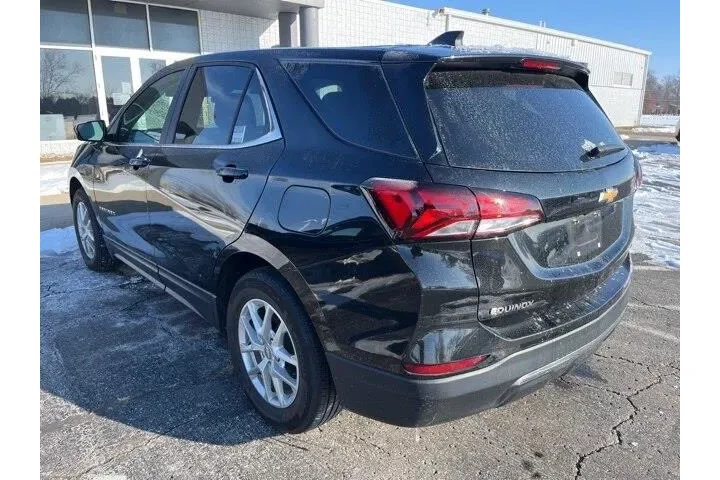 $20759 : Chevrolet Equinox 2023 LT 4d image 2