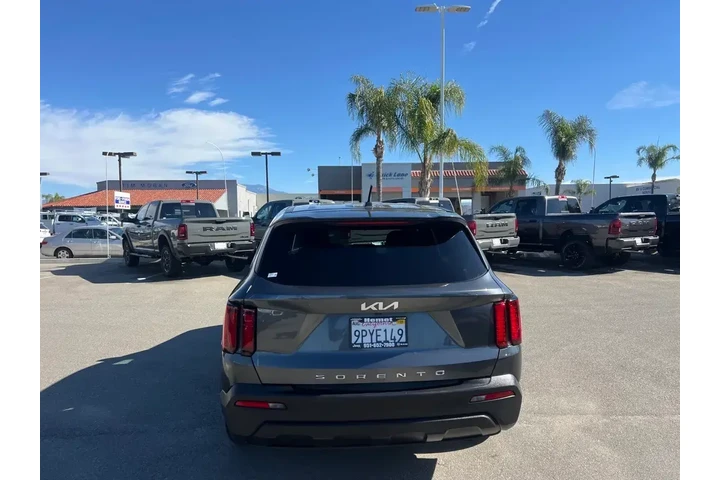 $20940 : Kia Sorento 2022 LX 4dr SUV image 7