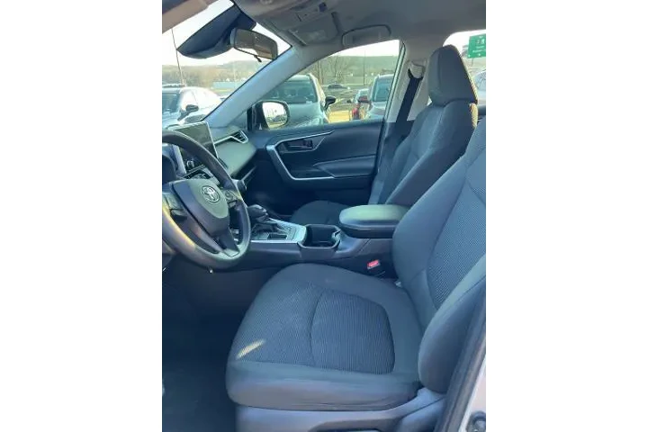$24495 : Toyota RAV4 2024 LE 4dr SUV image 9