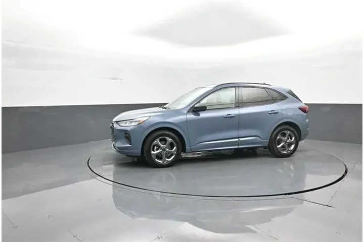 $22391 : Ford Escape 2023 AWD ST-Line image 4