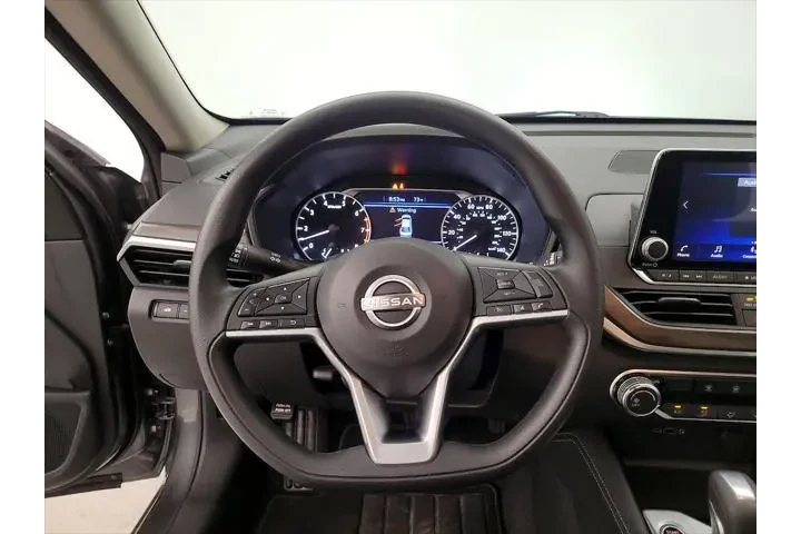 $21998 : Nissan Altima 2023 2.5 SV 4d image 10