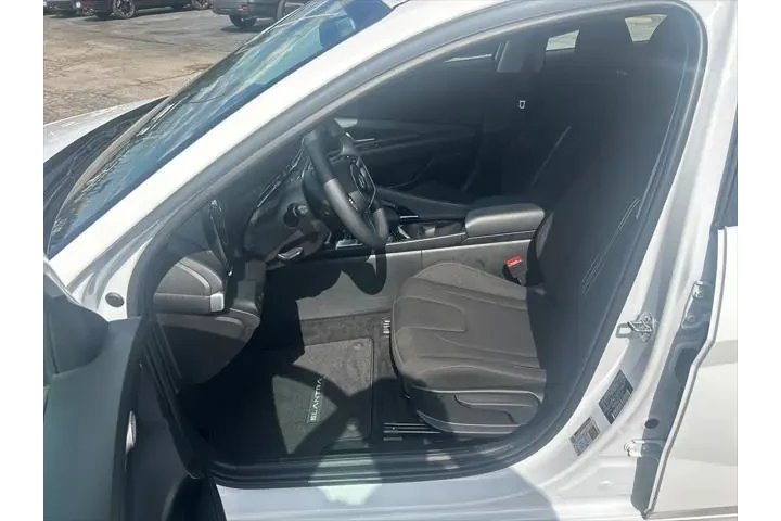 $21995 : Hyundai ELANTRA Hybrid 2024 image 9
