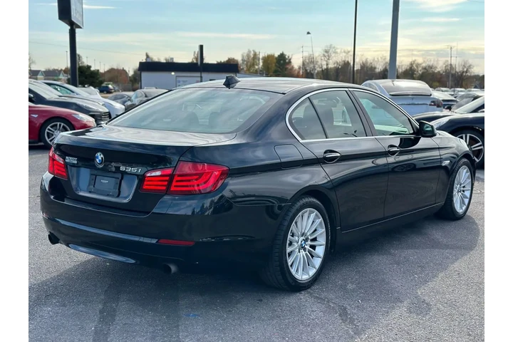 2011 BMW 5 SERIES 535I SEDAN image 9