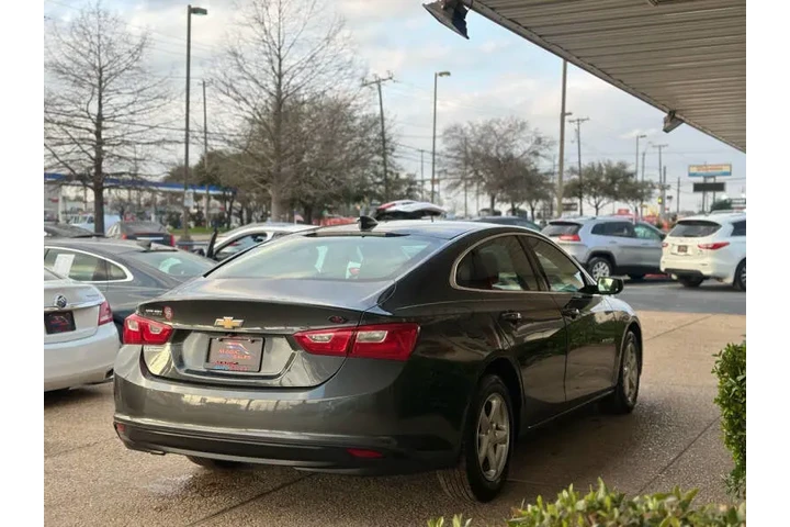 $11999 : 2017 Malibu LS image 9