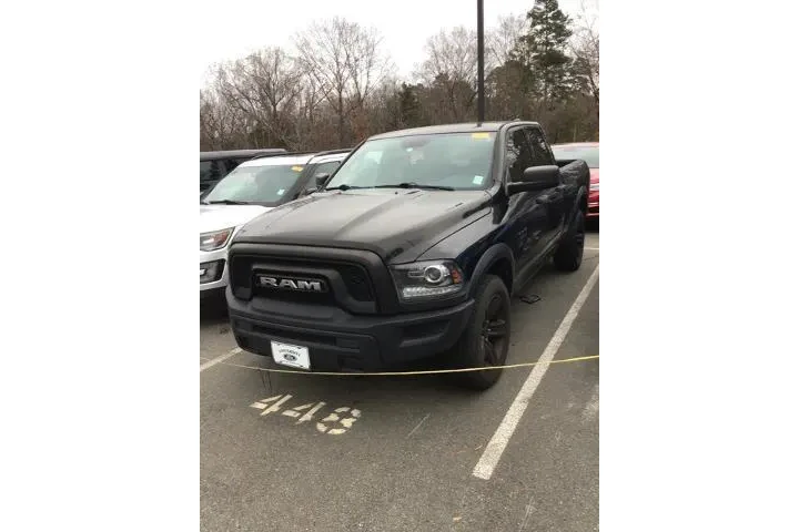 $28511 : Ram 1500 Classic 2021 4x4 SL image 2