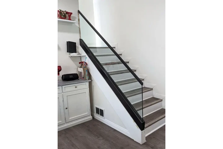 MJ Custom Glass & Mirror image 3