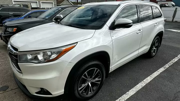 $15995 : 2016 Highlander image 3