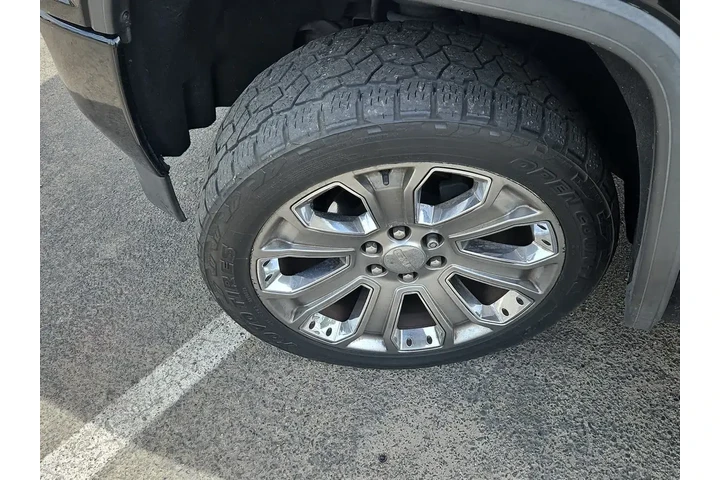 $25000 : GMC Sierra 1500 2018 4x4 Den image 3