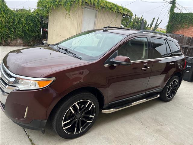 $9000 : Ford Edge Título limpio image 1