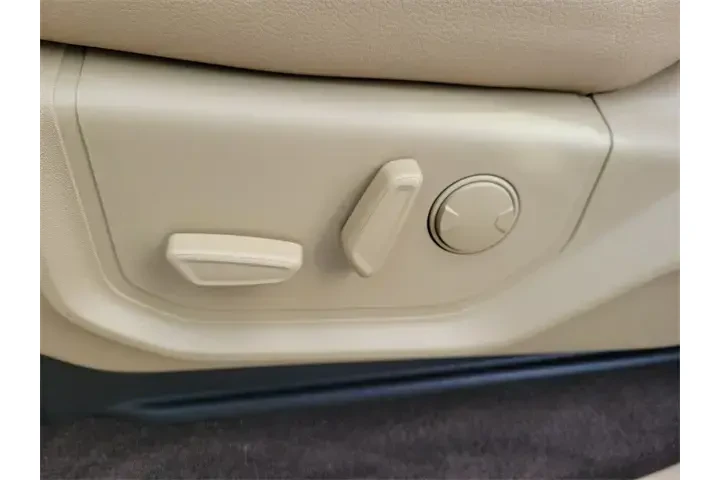 $28990 : Ford F-150 2020 4x2 Lariat 4 image 10