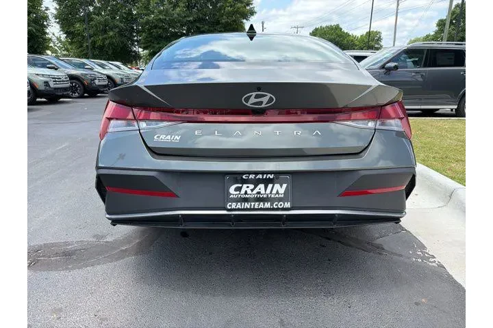 $21363 : Hyundai ELANTRA 2024 SEL 4dr image 7