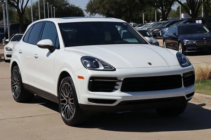 $44810 : 2020 Cayenne image 3
