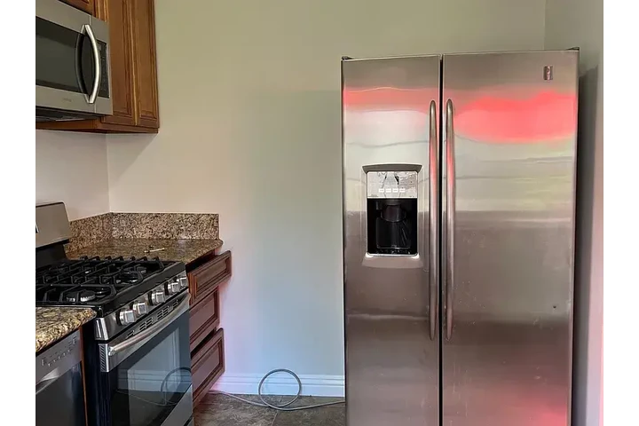 $800 : Welcome to your new home! image 4