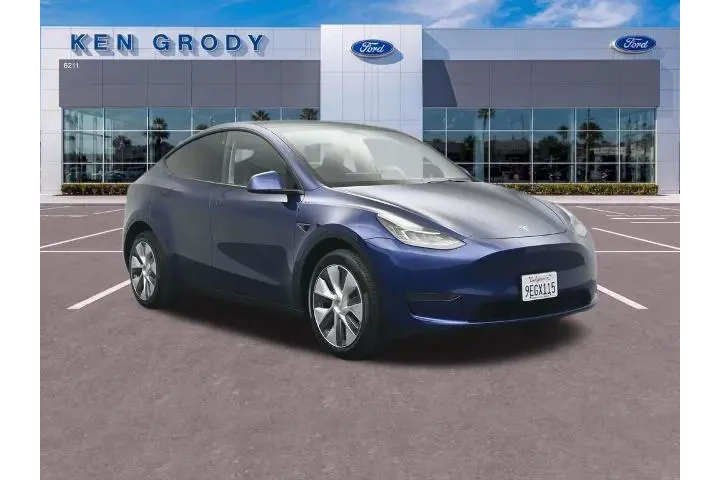 $36204 : Tesla Model Y 2023 AWD 4dr C image 1