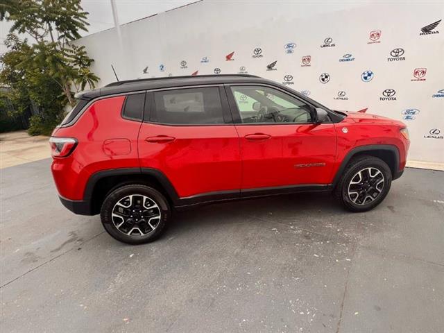 $16995 : Used 2019 Compass Trailhawk 4 image 2