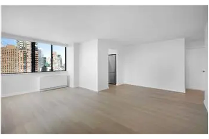 $4600 : Rental property with 1 bedro image 7