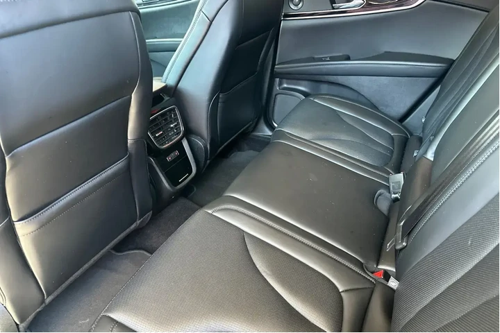 $25500 : Lincoln Nautilus 2021 AWD Re image 7