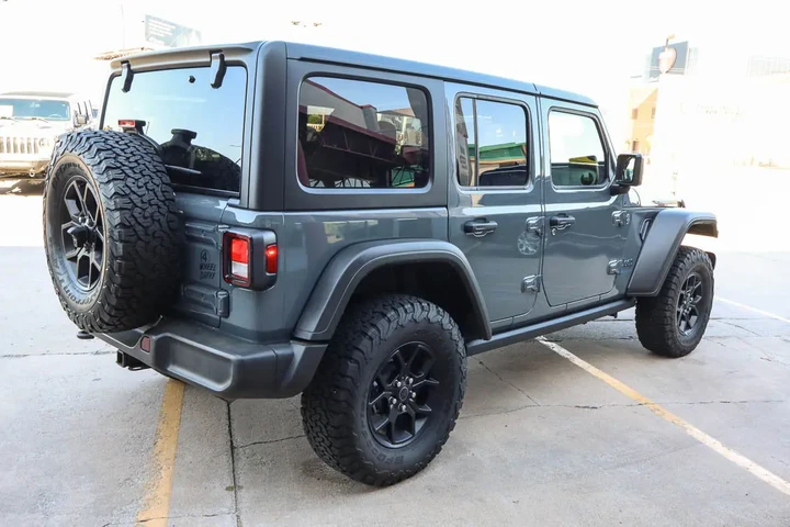 $32988 : 2025 Wrangler 4xe Willys 4x4 image 5