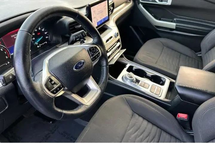 $22247 : Ford Explorer 2020 XLT 4dr S image 4