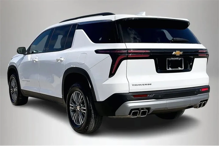 Chevrolet Traverse 2025 LT 4 image 4