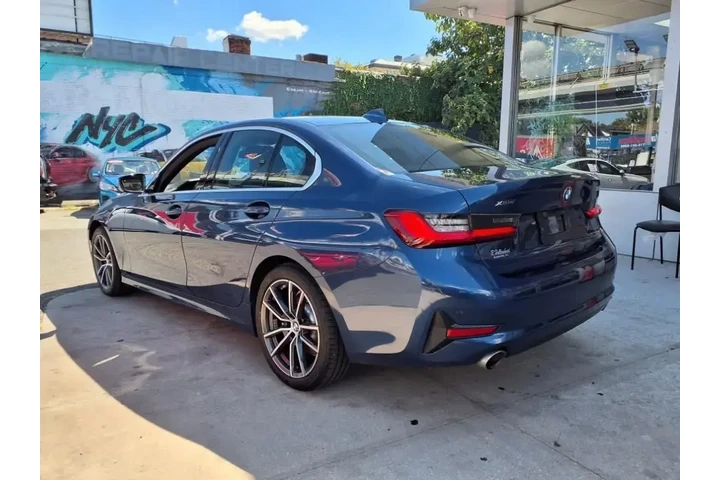 $24299 : BMW 3 Series 2021 AWD 330i x image 5