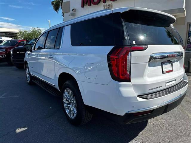 $48995 : Pre-Owned 2021 Yukon XL SLT S image 8