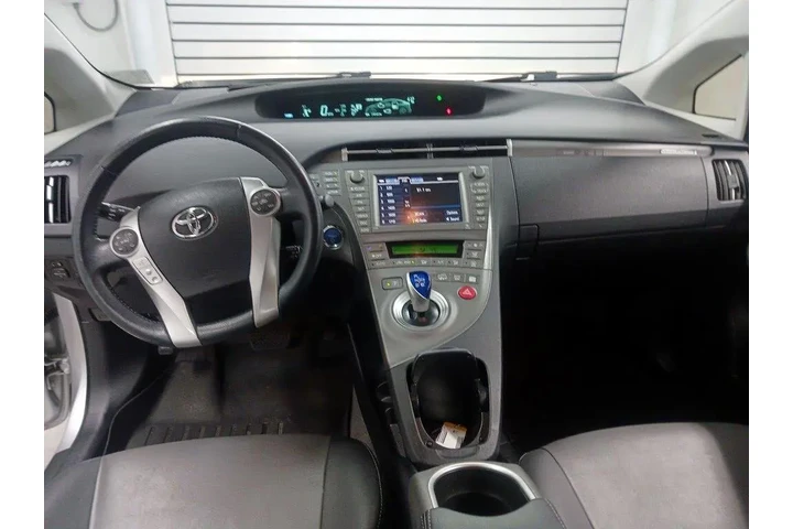 $16998 : Toyota Prius Plug-in Hybrid image 9