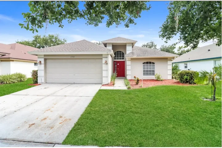 $1200 : This standout house image 1