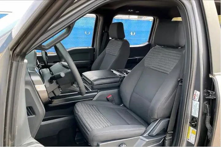 $35038 : Ford F-150 2023 4x2 XL 4dr S image 7