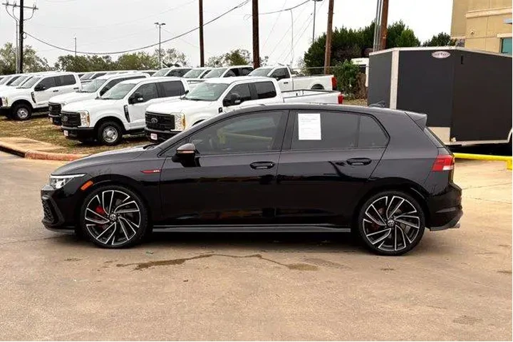 $29977 : Volkswagen Golf GTI 2023 Aut image 5