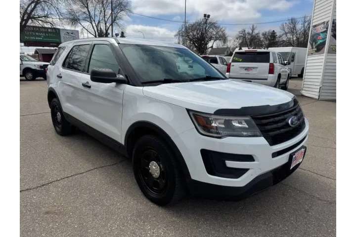 $11990 : 2019 Explorer Police Intercep image 5