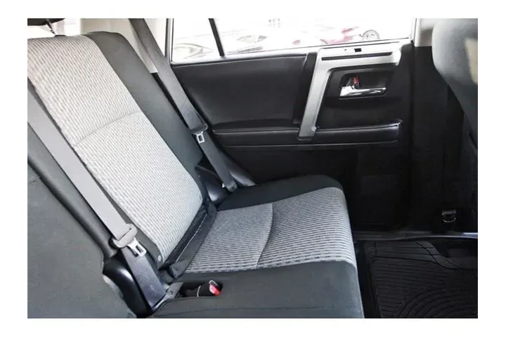 $30700 : Toyota 4Runner 2023 4x2 SR5 image 10