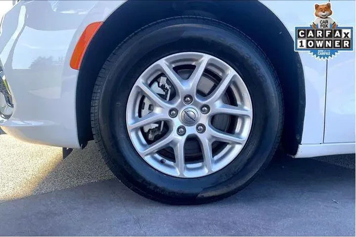 $26985 : Chrysler Pacifica 2023 Touri image 8