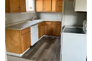$1695 : 3 beds 1 baths thumbnail