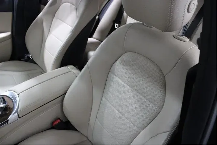 $17915 : Mercedes-Benz C-Class 2016 A image 8