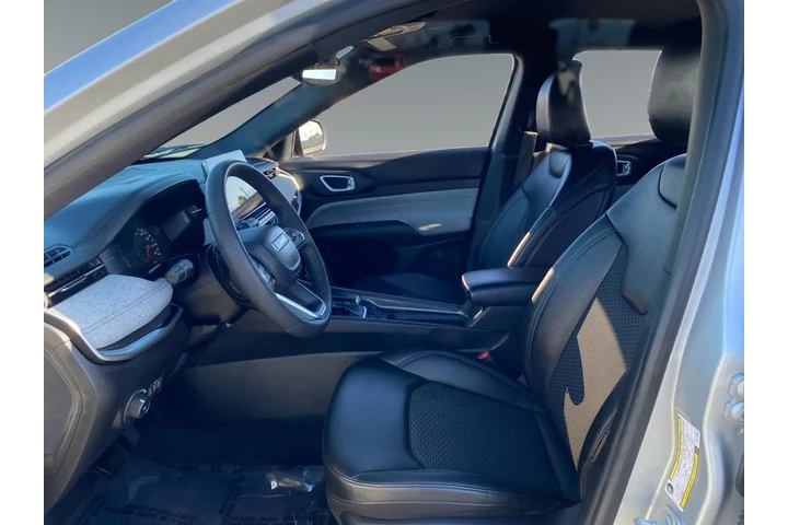 $24881 : Jeep Compass 2024 image 9