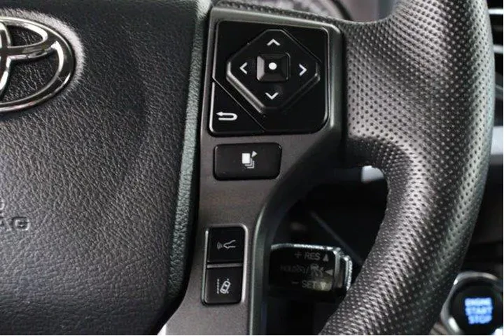 $39892 : Toyota Tacoma 2023 4x4 TRD S image 9