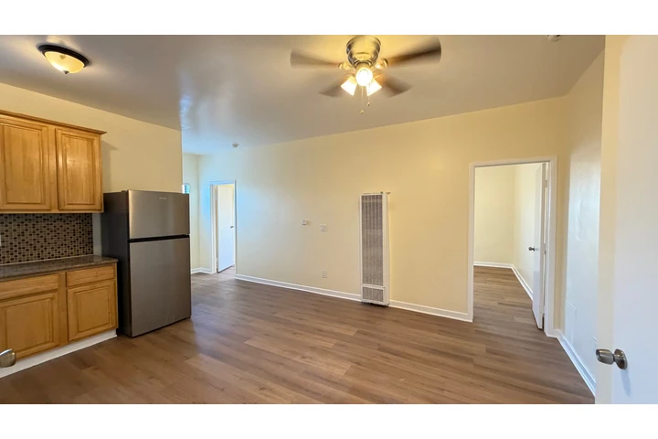 $2200 : Recien remodel0 2 recamaras image 2