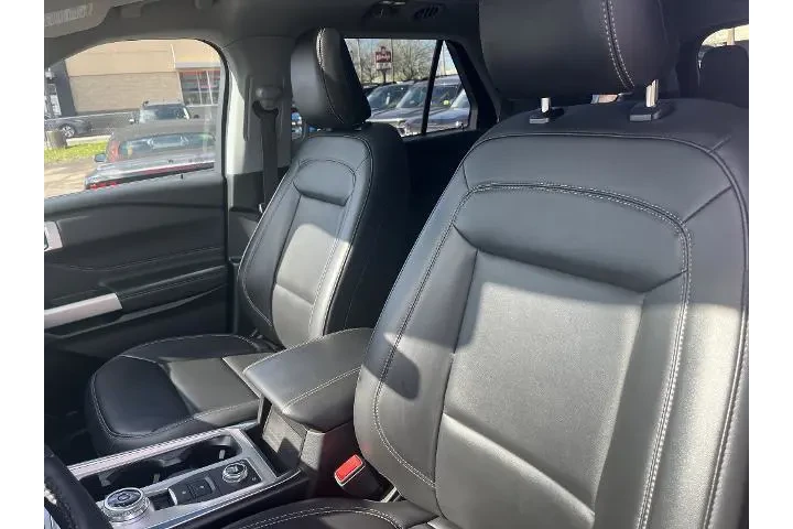 $36988 : Ford Explorer 2023 AWD XLT 4 image 8