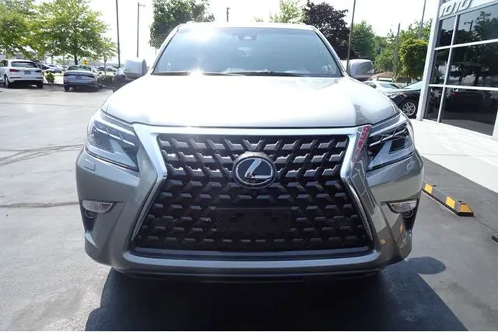 $53999 : 2022 GX image 3