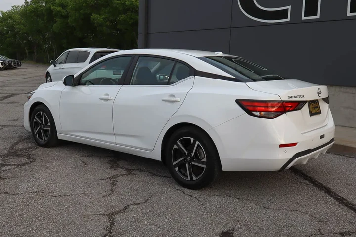 $18488 : 2024 Sentra SV CVT image 6